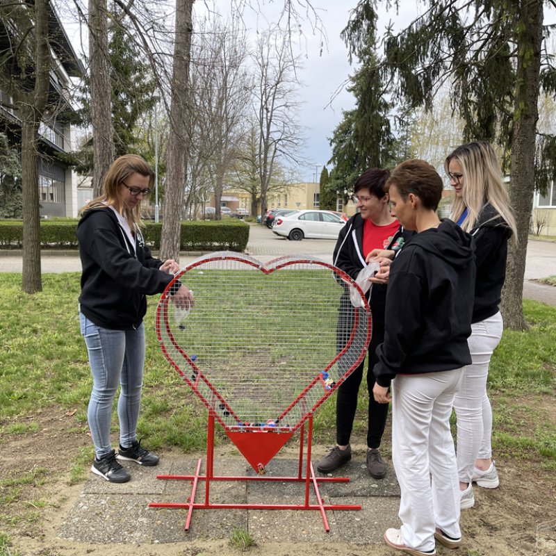 Kupakgyűjtő szívet avattak 16